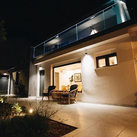 Villa Magna - Seaside Villa With Pool And Sauna Trogir Bagian luar foto