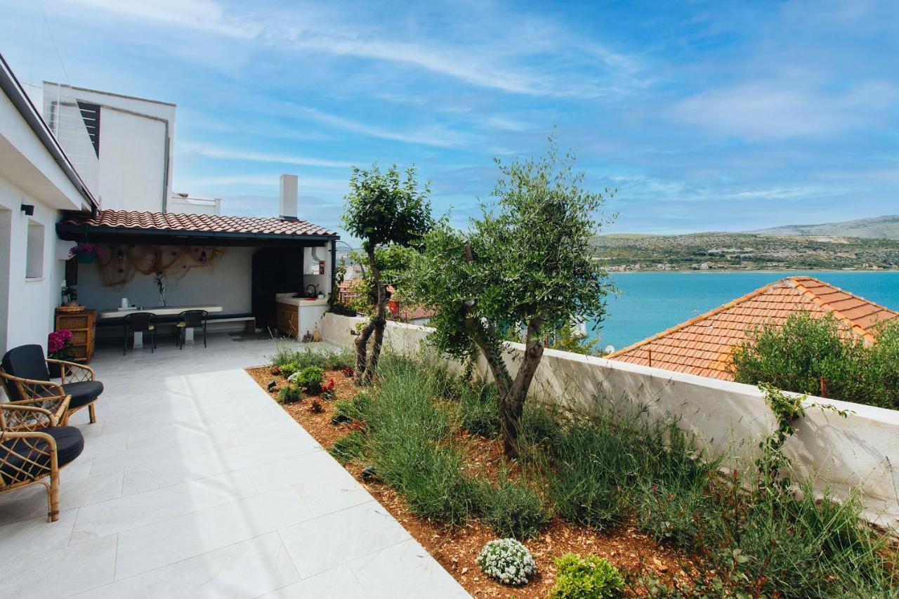 Villa Magna - Seaside Villa With Pool And Sauna Trogir Bagian luar foto